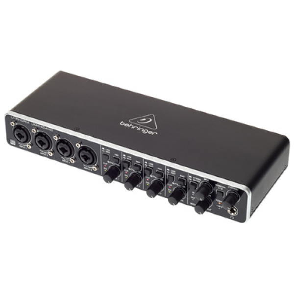 Behringer UMC404HD